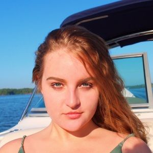 Meet your Posher, Avery